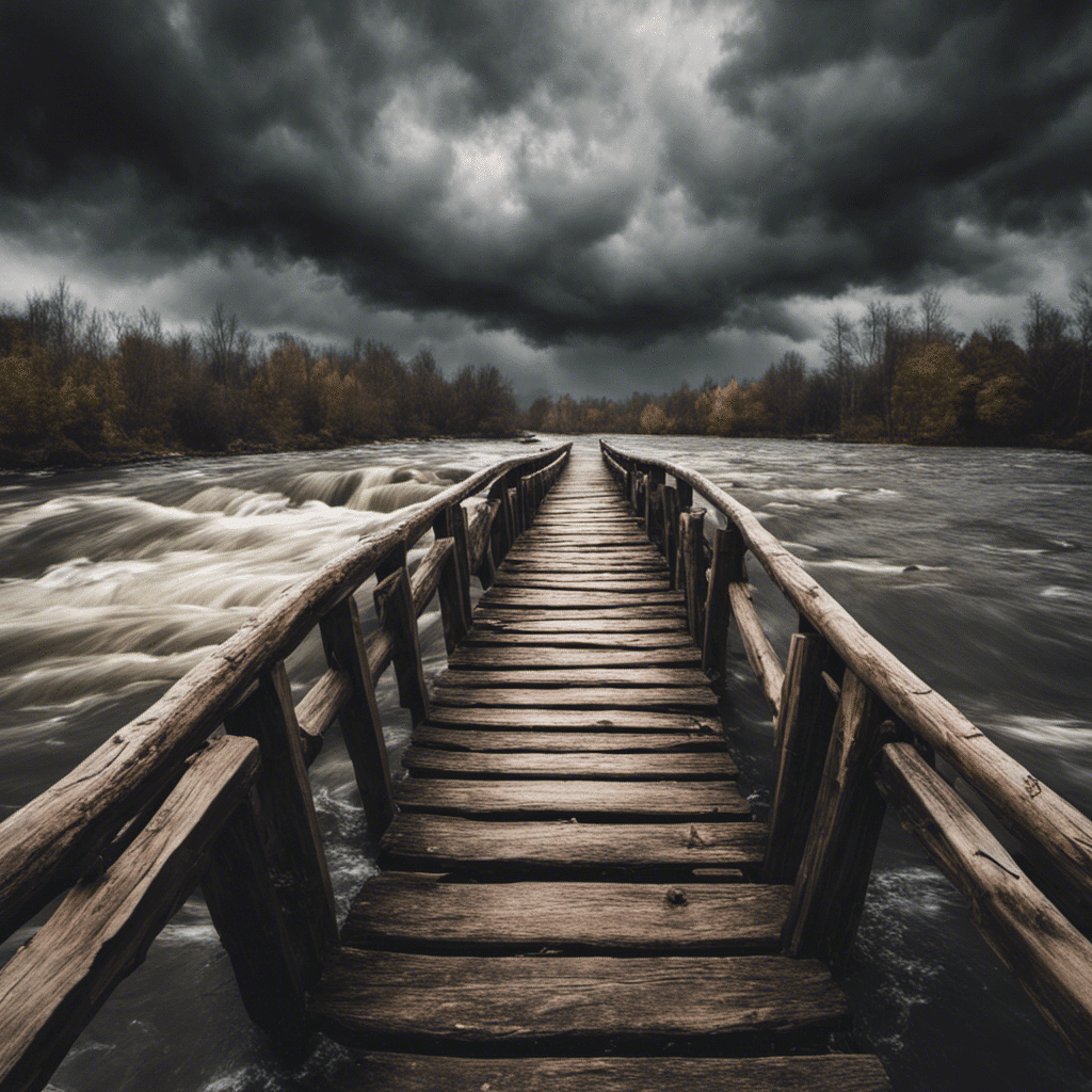 eine Holzbrücke führ in den reisenden Strom bei stürmischem Himmel